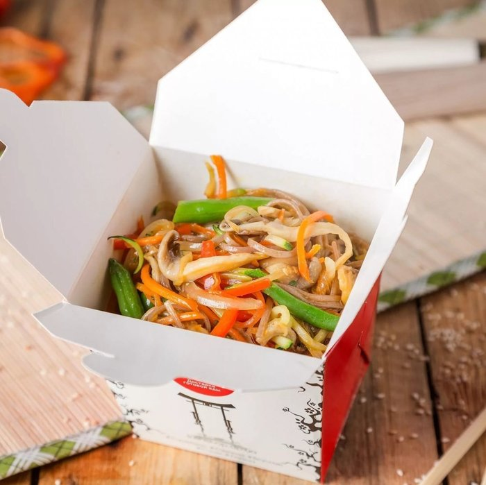 WOK с лососем в соусе "Терияки