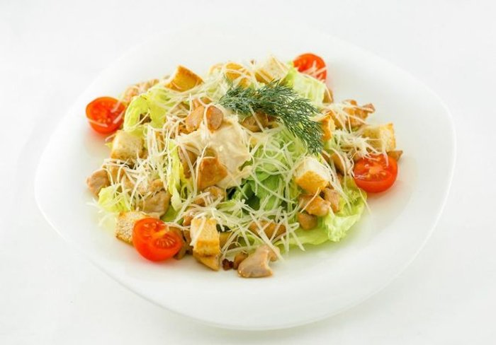 Салат "Цезарь с курицей"